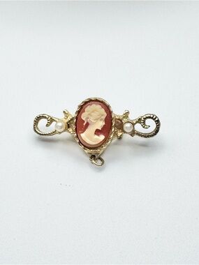 Vintage Victorian Style Cameo Brooch Bar Pin Pearl